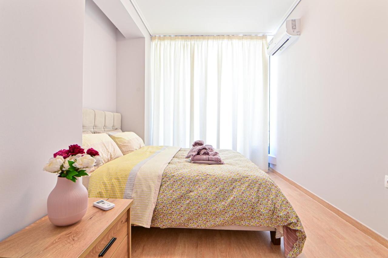 Modern Flat In The Heart Of Port Of Piraeus Apartman Kültér fotó